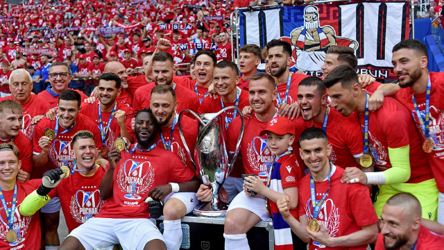 2024.05.02 Warszawa
Pilka nozna, Fortuna Puchar Polski , final, sezon 2023/2024
Pogon Szczecin - Wisla Krakow
N/z Pilkarze Wisly Krakow - zdobywcy Pucharu Polski - radosc po meczu
Foto Krzysztof Porebski / PressFocus

2024.05.02 Warszawa
Football, Polish Cup final game , 2023/24 season
Pogon Szczecin - Wisla Krakow
Pilkarze Wisly Krakow - zdobywcy Pucharu Polski - radosc po meczu
Credit: Krzysztof Porebski / PressFocus