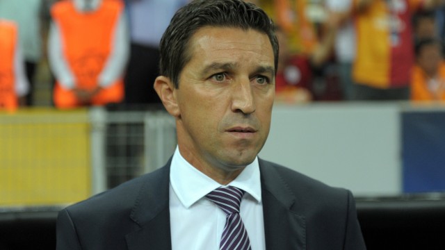 Anderlecht's head coach Besnik Hasi stands before the start of the UEFA Champions League group D football match between Galatasaray and Anderlecht at TT Arena Stadium on September16, 2014 in Istanbul. AFP PHOTO / OZAN KOSE        (Photo credit should read OZAN KOSE/AFP/Getty Images)